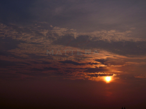 [   Sunrise   2004 - 08 - 10   New York   /   0408ROE2588   ]